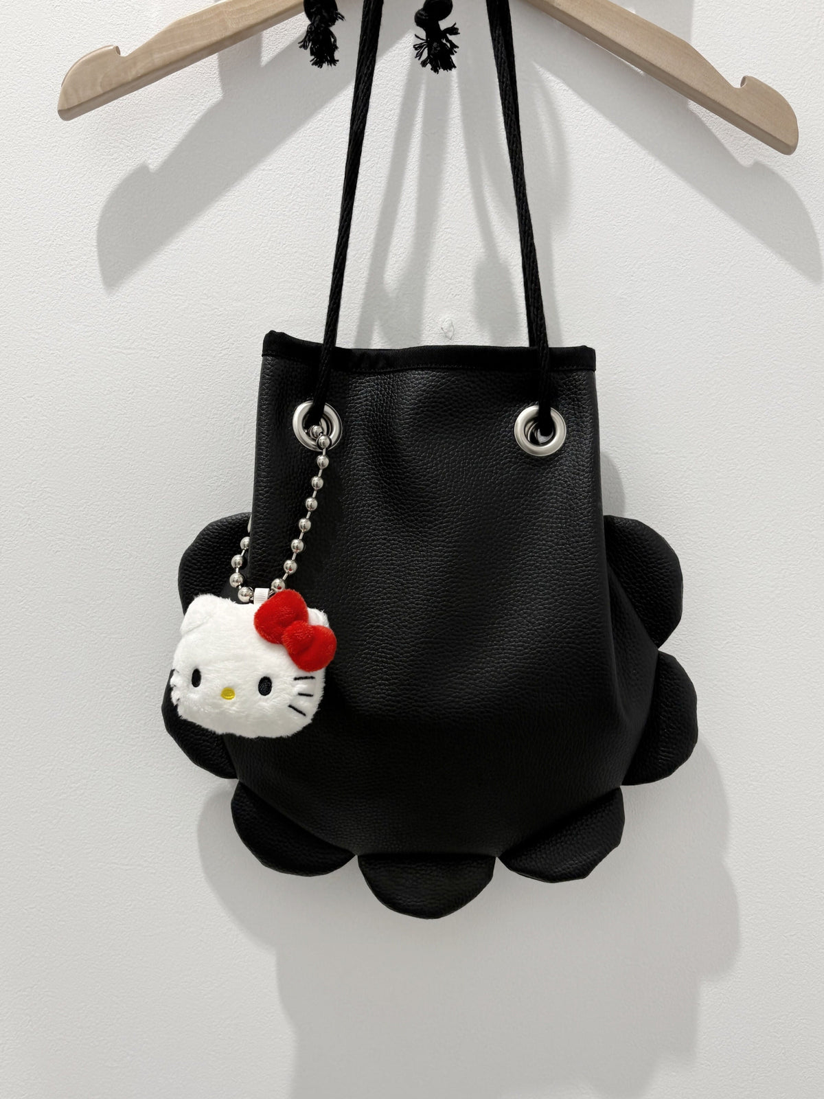 SYNTHETIC LEATHER ALL SCALLOP DRAWSTRING BAG Studio Stars