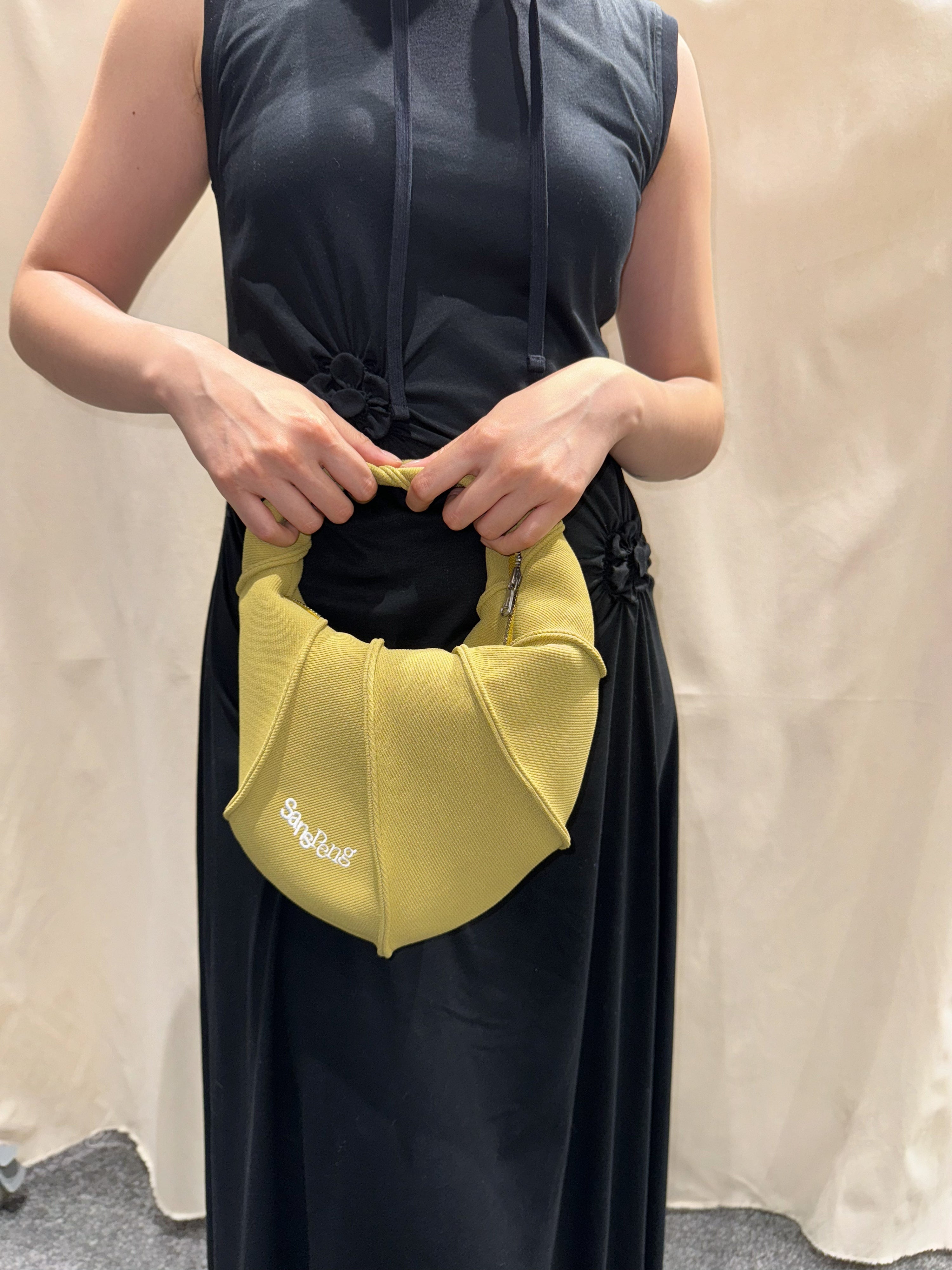 Shell Sling Bag Studio Stars