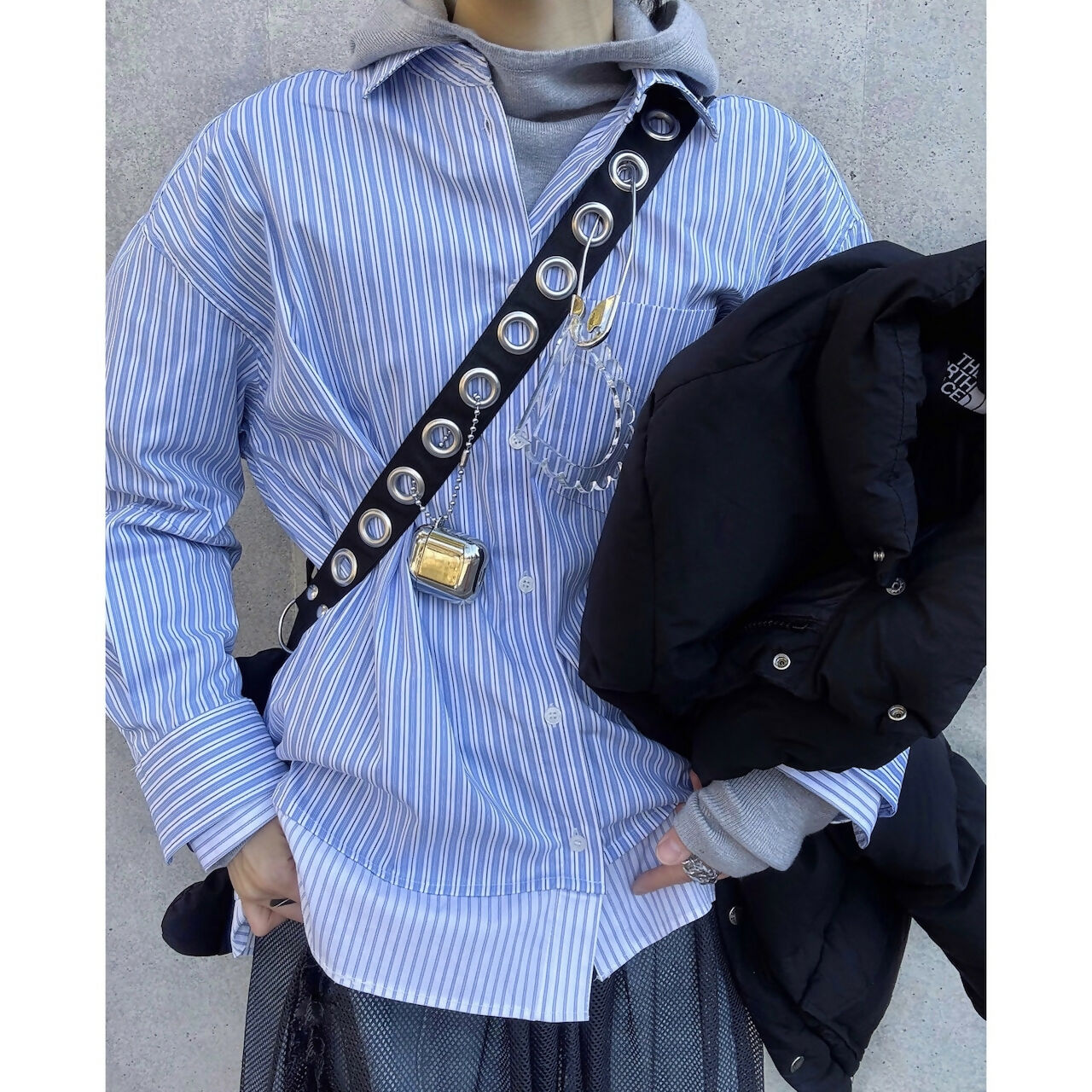 FULL OF HOLES LONG STRAP PADDED SCALLOP TOTE BAG Keiyamaguchi works