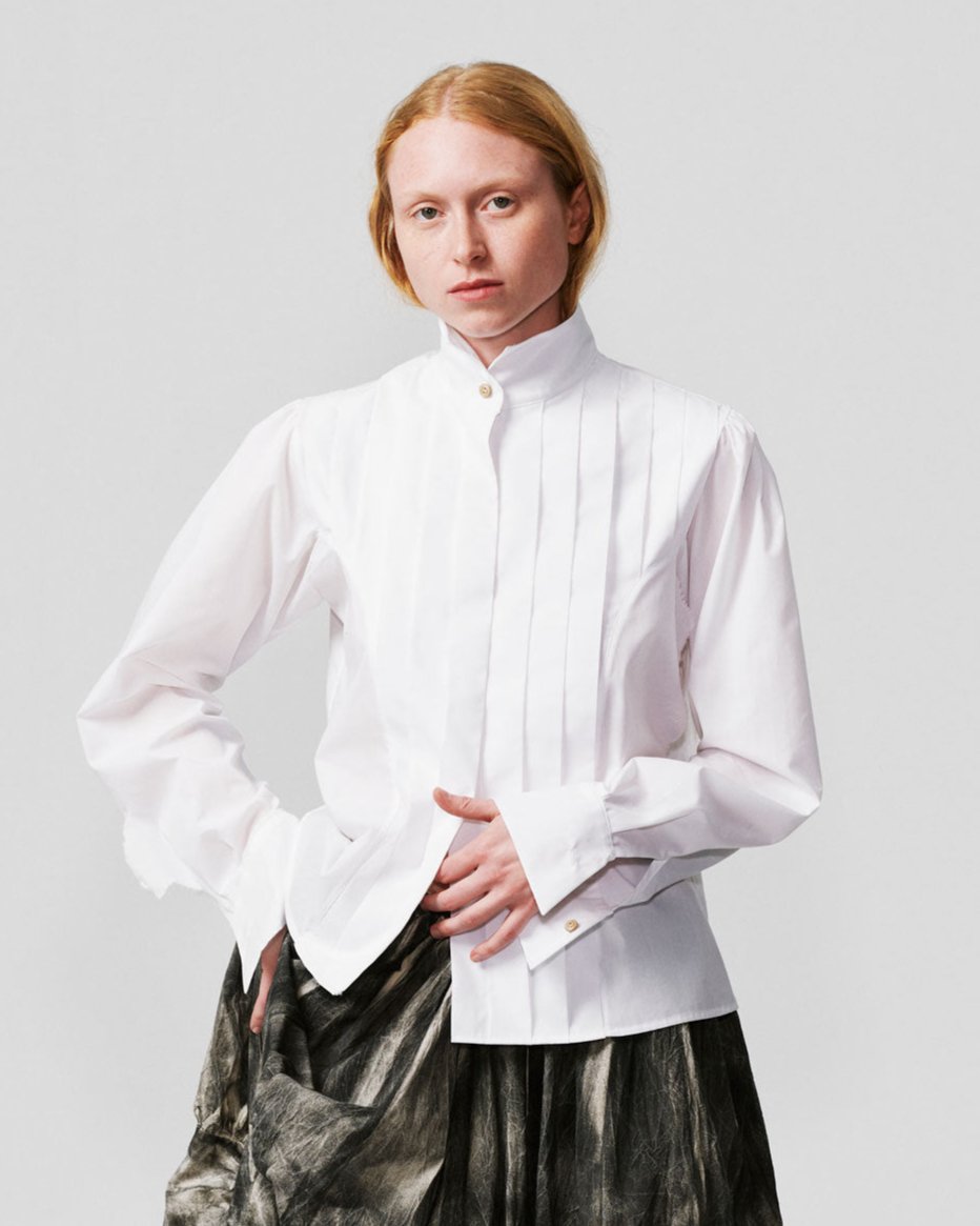 006-C-11 Lolita Shirt Evade House