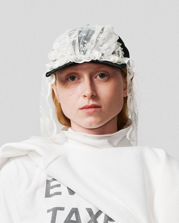 006-C-25 LaceCut Cap Studio Stars