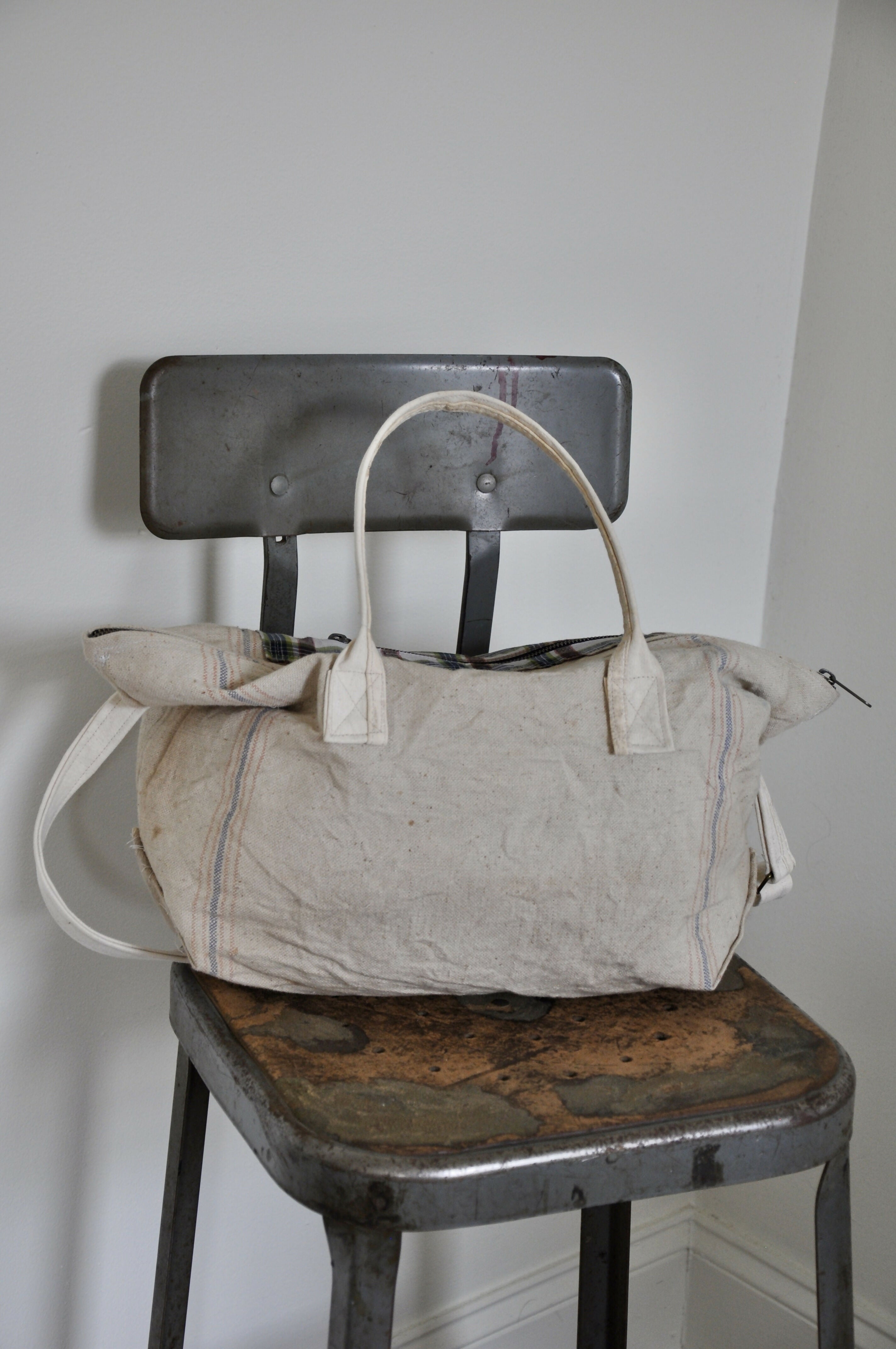 Feed Sack Zipper Travel Tote Studio Stars