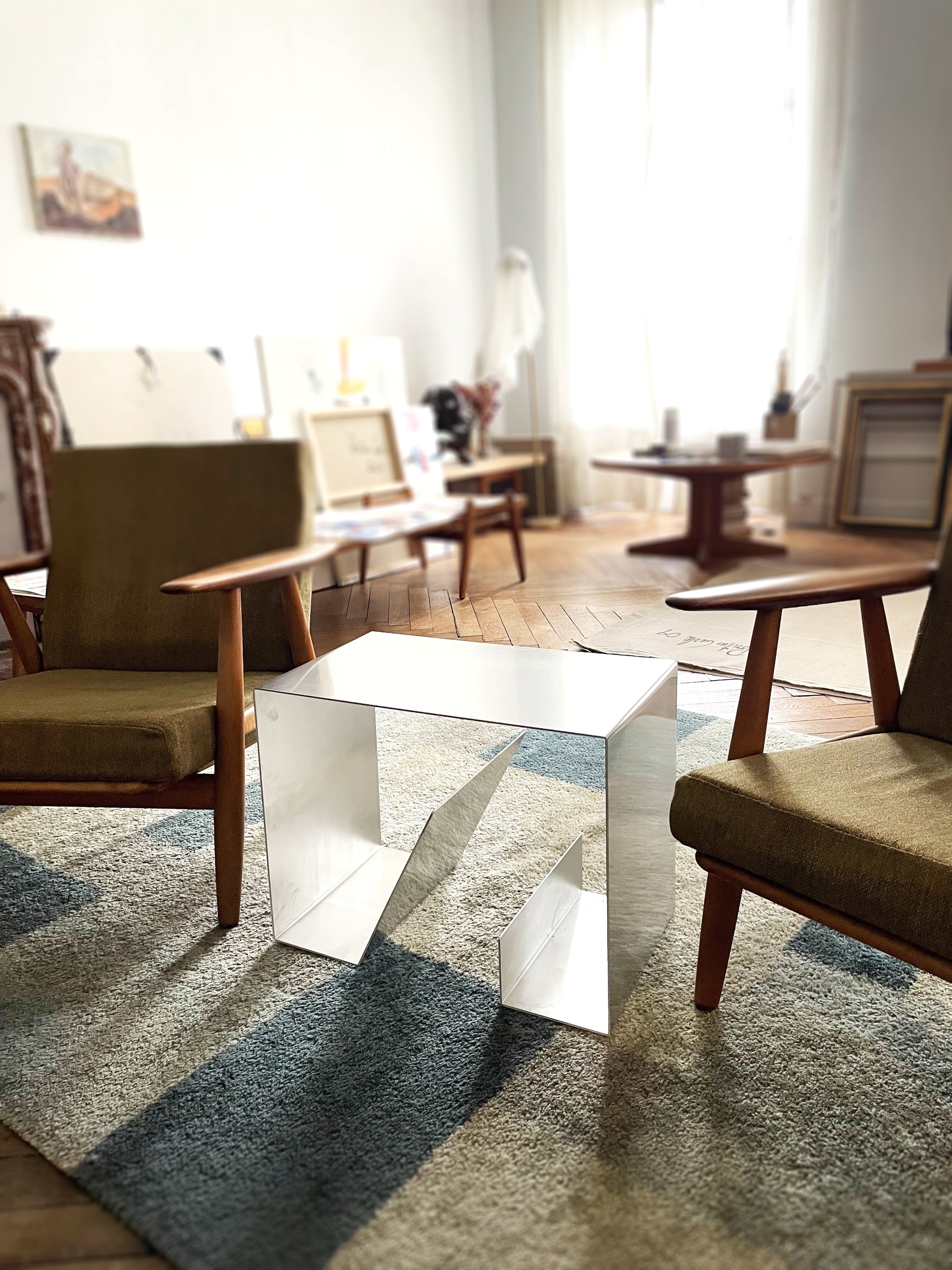 "7ADE" Table Studio Stars