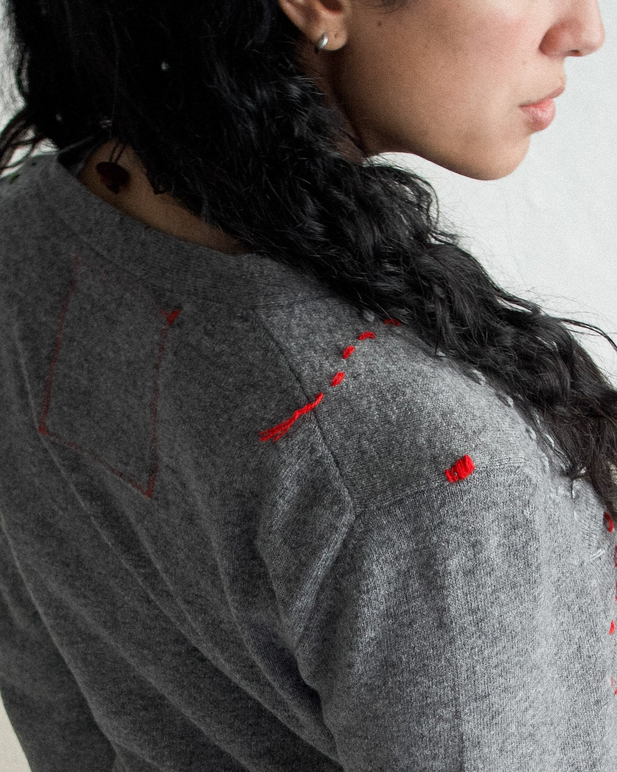 GREY EMBROIDERY KNIT Studio Stars