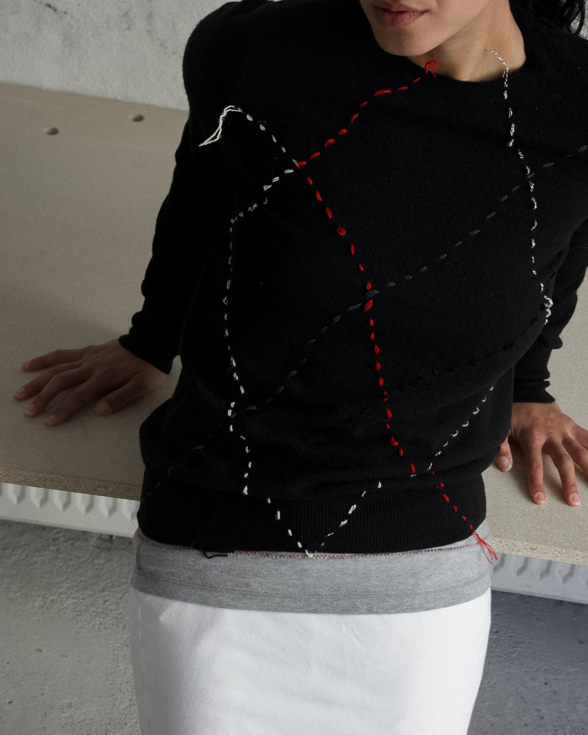 BLACK EMBROIDERY KNIT Re;incarnated