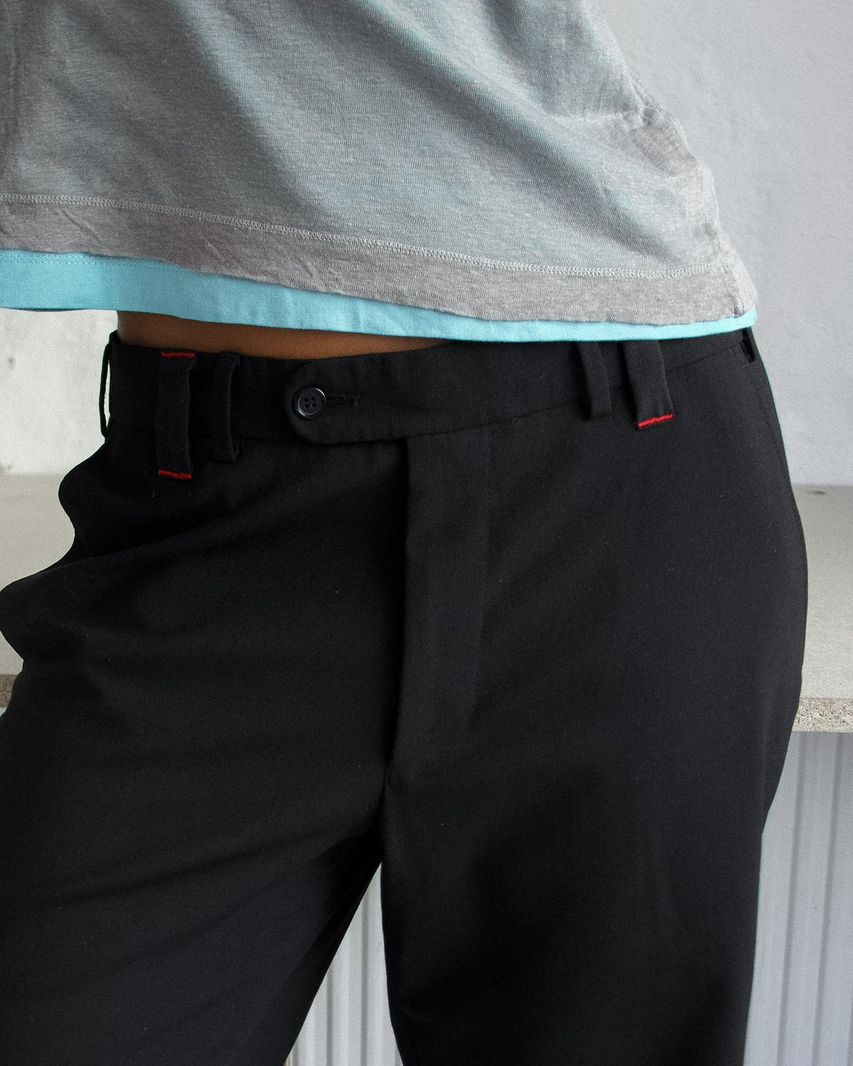 BLACK SLIT CAPRIS Re;incarnated