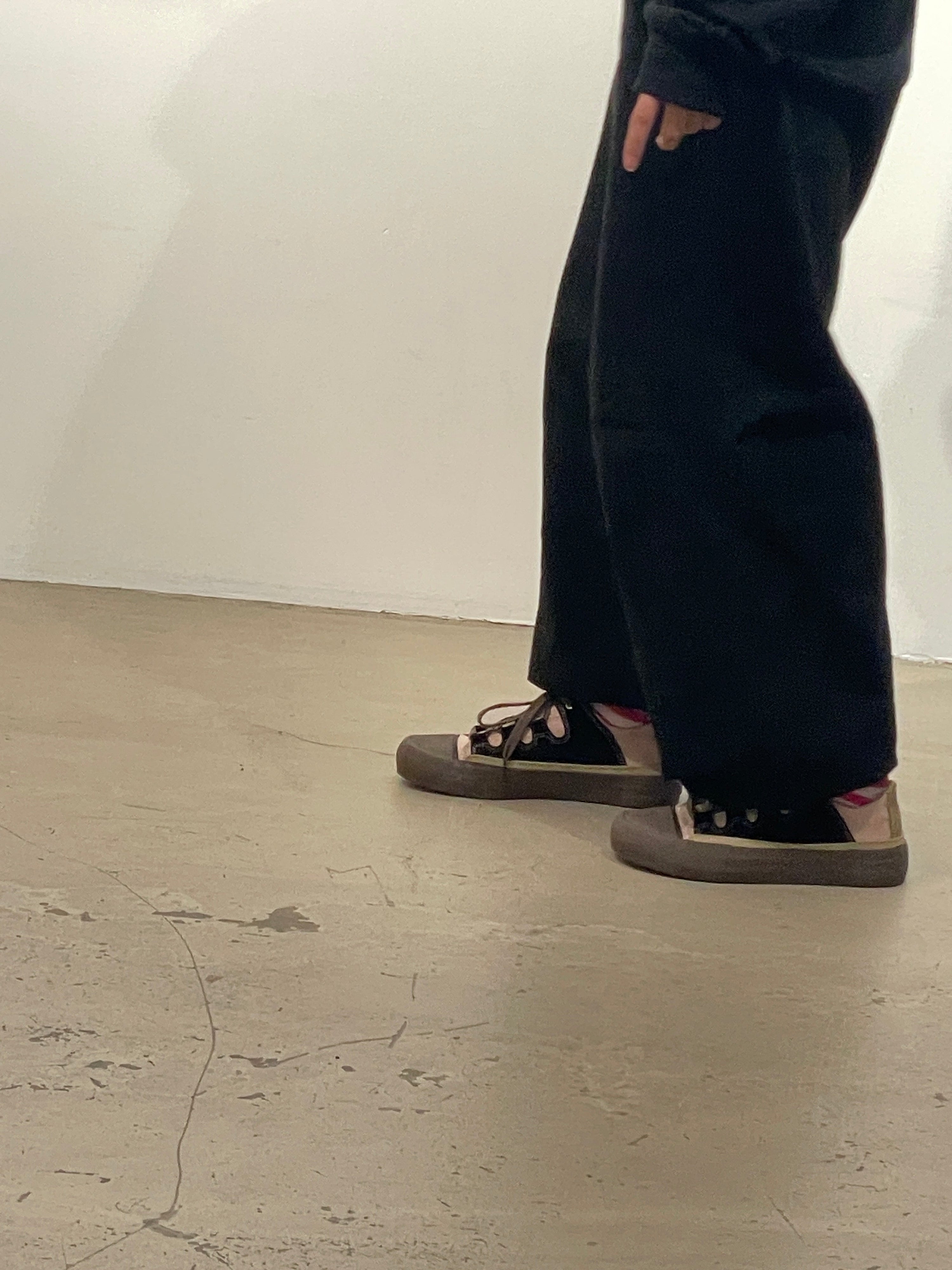 TARMAC CANVAS - ROSE BLACK GINGER WOLLOW