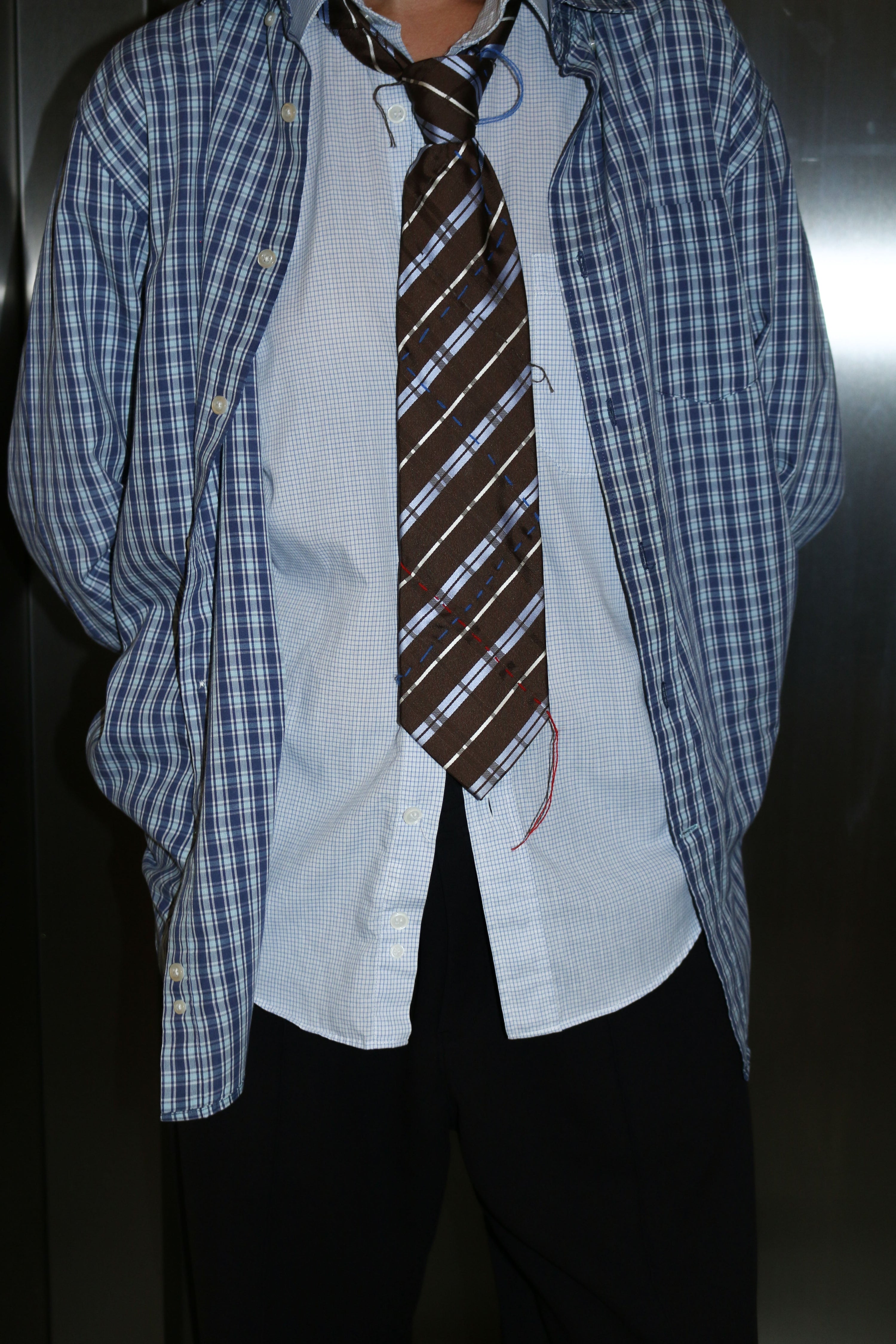 BROWN TIE Studio Stars