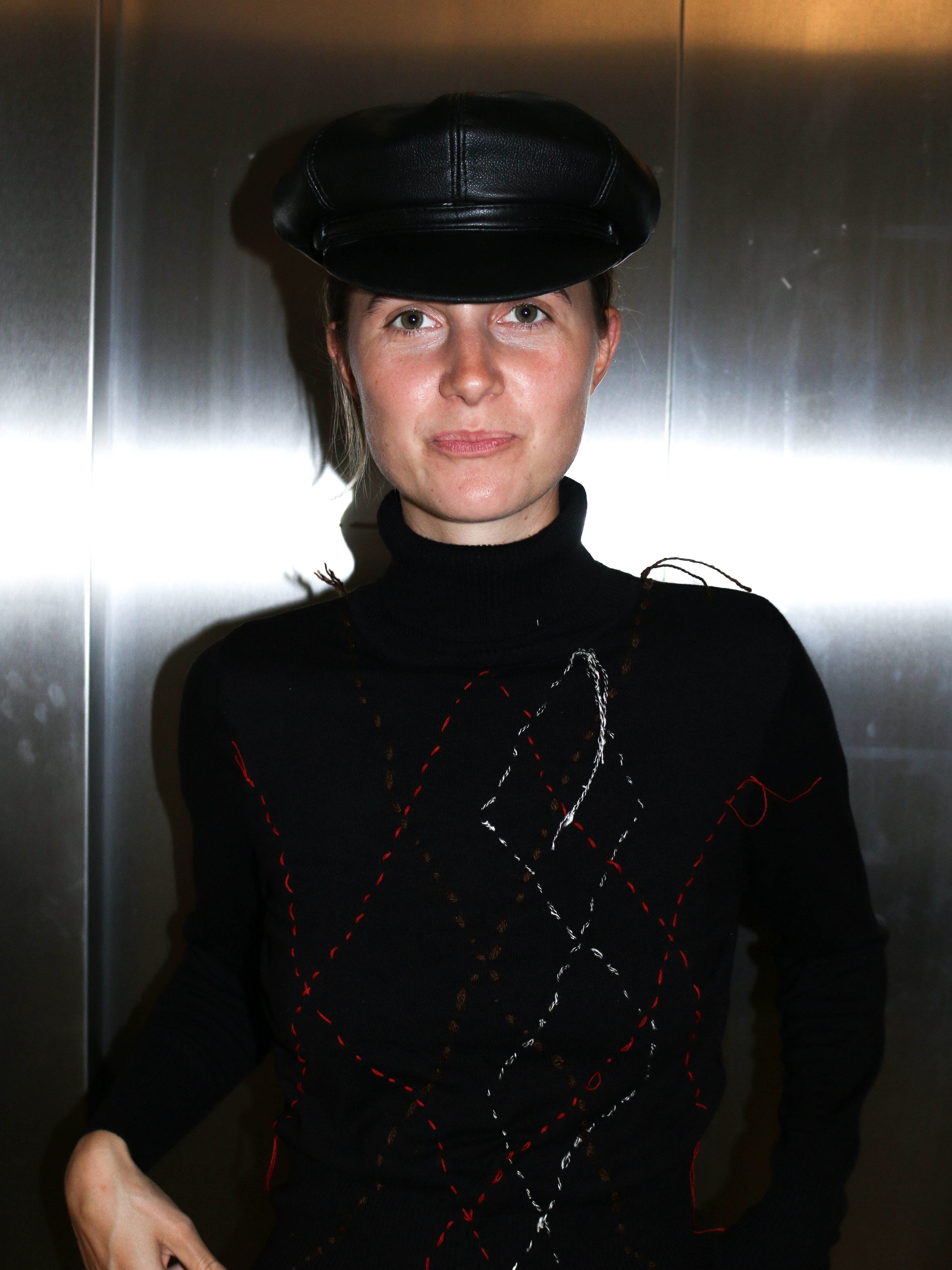 BLACK TURTLENECK Studio Stars