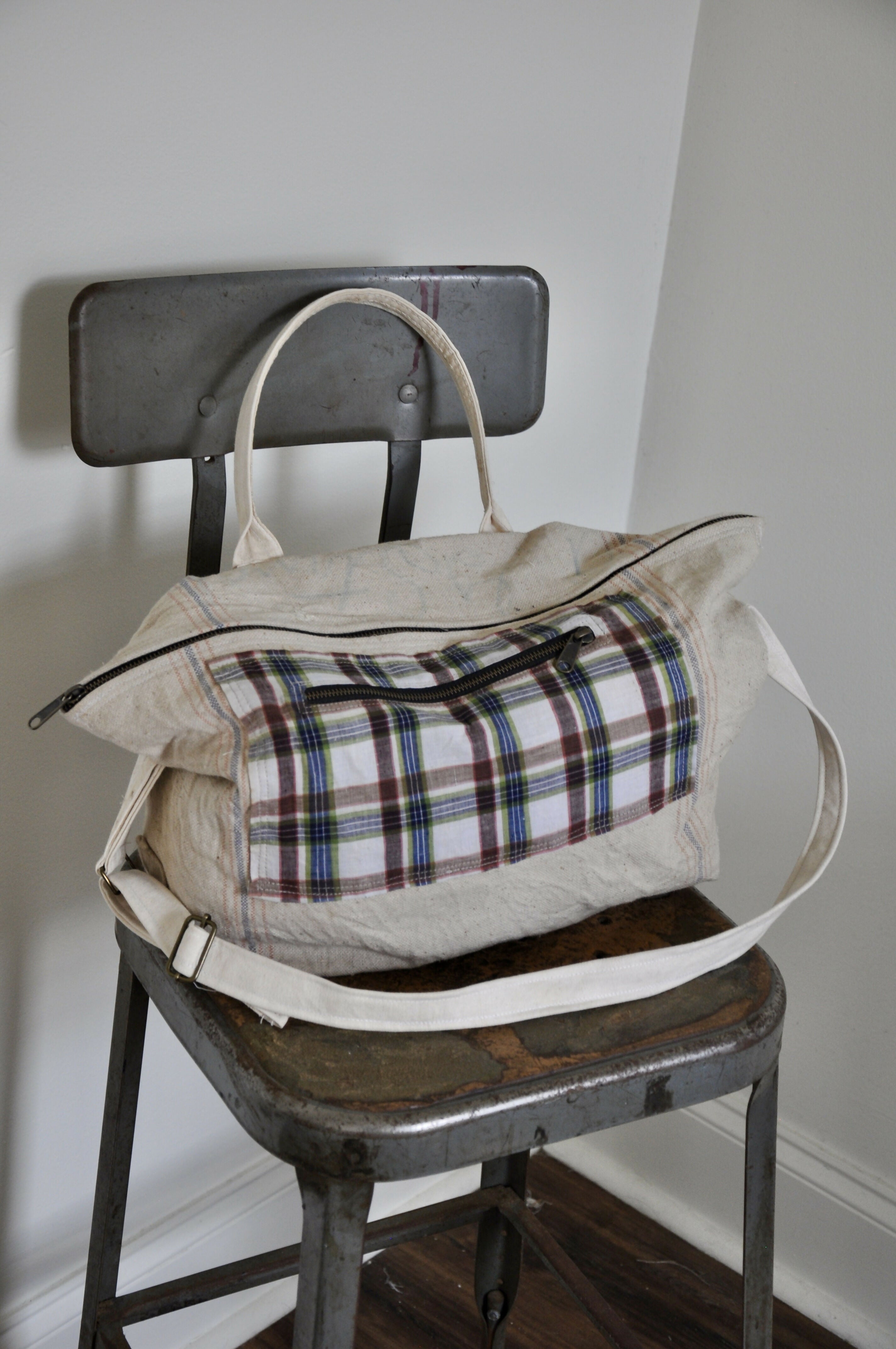 Feed Sack Zipper Travel Tote Studio Stars