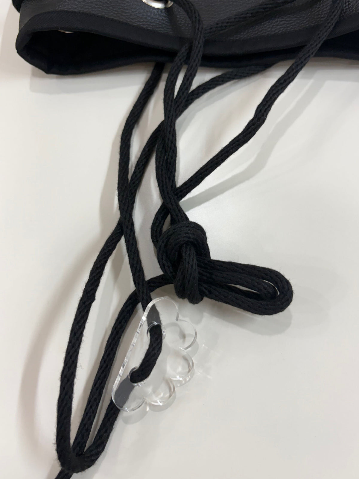 SYNTHETIC LEATHER ALL SCALLOP DRAWSTRING BAG Studio Stars