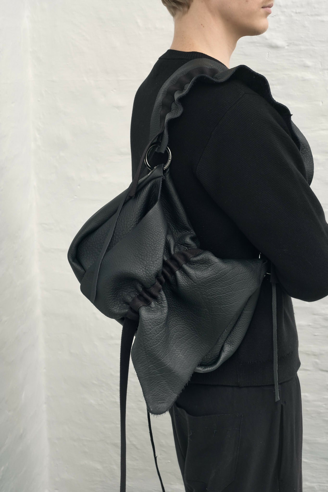 raw leather scrunched handbag Studio Stars